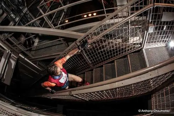 Българин стана втори в скоростното изкачване на Айфеловата кула